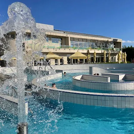 Sunset Wellness Apartment Velence